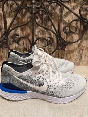 Nike White & Grey Knit Running Sneakers with Blue Heel Accent